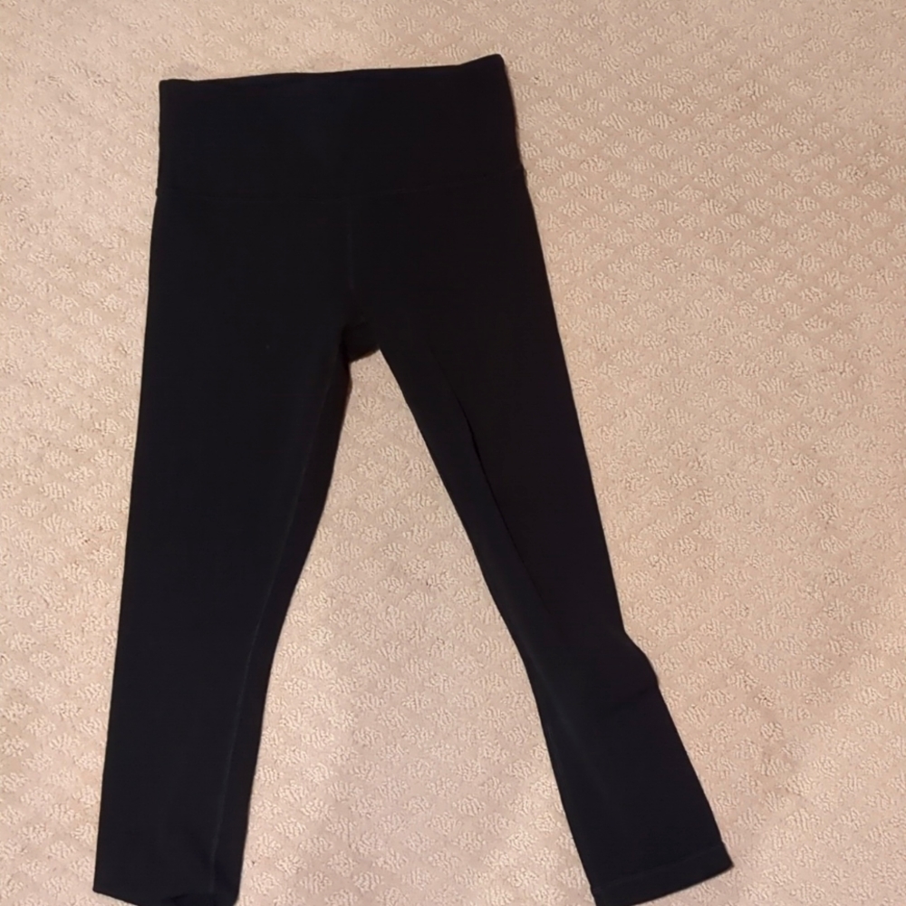 Athleta Elation Capri leggings